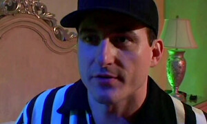 Грудастая баба сделала глубокий минет кавалеру перед еблей